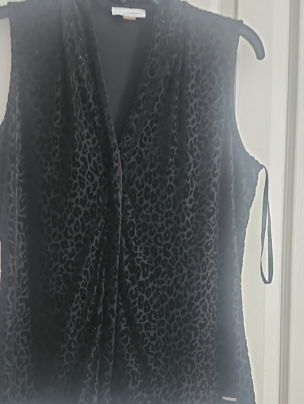 Calvim Klein Sleeveless Velvet Leopard-Print Top - Black